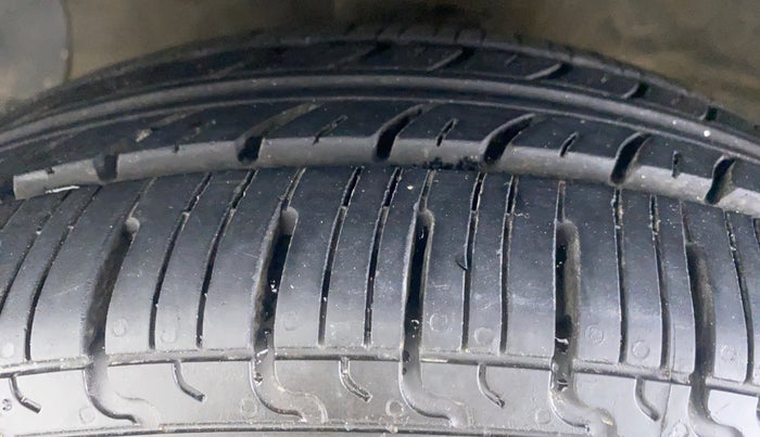 2015 Hyundai Grand i10 SPORTZ 1.2 KAPPA VTVT, Petrol, Manual, 53,556 km, Left Front Tyre Tread