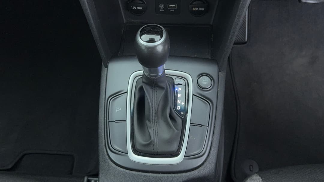 2017 Hyundai Kona Active (FWD), Automatic, 125901 km, Gear Lever 