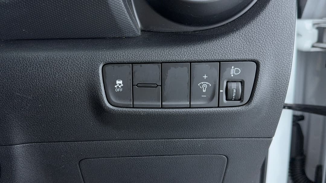 2017 Hyundai Kona Active (FWD), Automatic, 125901 km, Utility Switches/Buttons