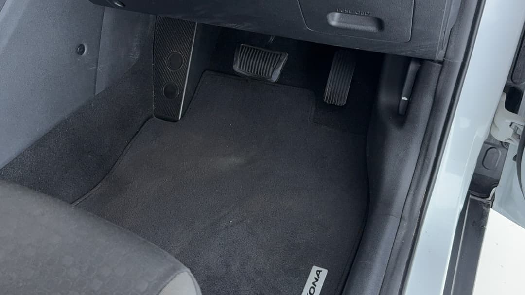 2017 Hyundai Kona Active (FWD), Automatic, 125901 km, Pedals and Footmat