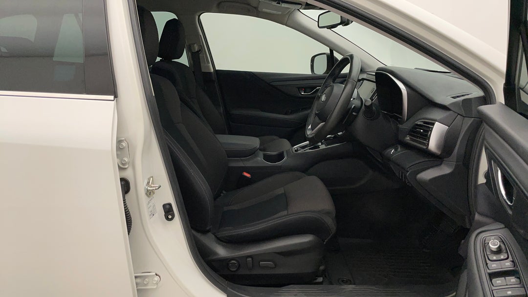 2022 Subaru Outback AWD, Automatic, 43287 km, Right Side Front Door Cabin View