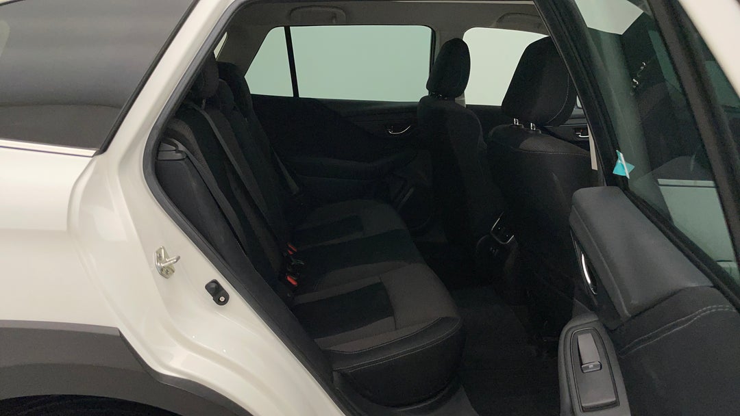 2022 Subaru Outback AWD, Automatic, 43287 km, Right Side Rear Door Cabin View