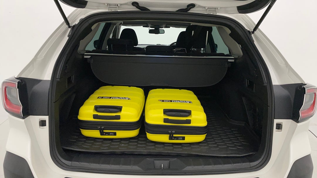 2022 Subaru Outback AWD, Automatic, 43287 km, Boot Inside View with Luggage