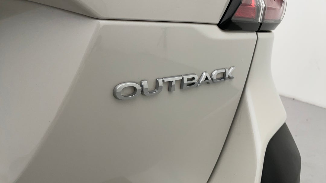 2022 Subaru Outback AWD, Automatic, 43287 km, Badge (Boot Right Side)