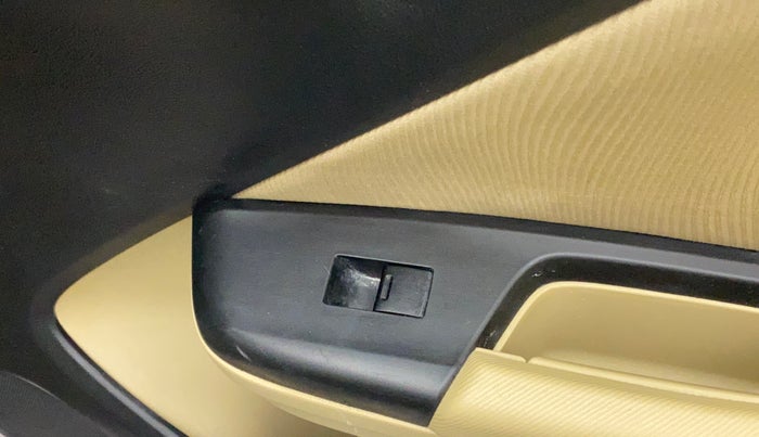 2016 Honda City 1.5L I-VTEC SV, Petrol, Manual, 89,474 km, Right rear window switch / handle - Switch/handle not functional