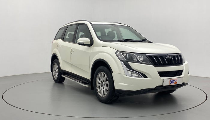 2017 Mahindra XUV500 W10 AT, Diesel, Automatic, 1,11,649 km, Right Front Diagonal