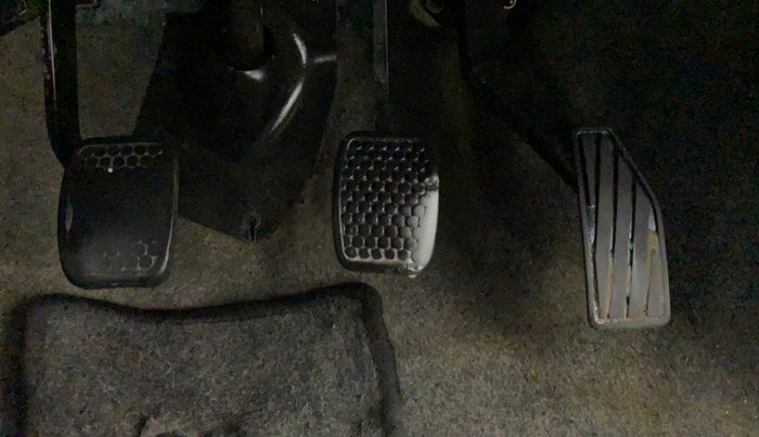 2018 Maruti Alto 800 LXI, Petrol, Manual, 42,611 km, Pedals