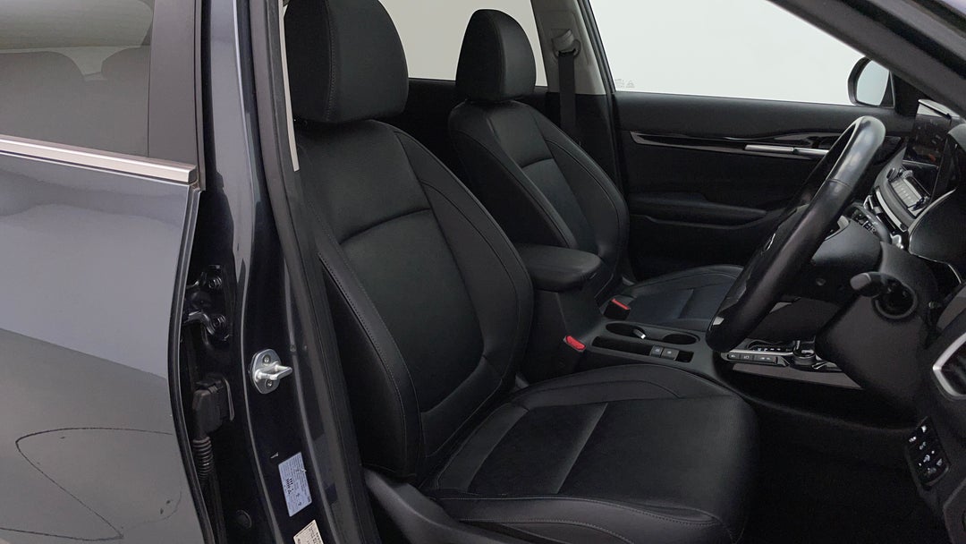 2019 Kia Seltos Gt-line (awd), Automatic, 67077 km, Right Side Front Door Cabin View