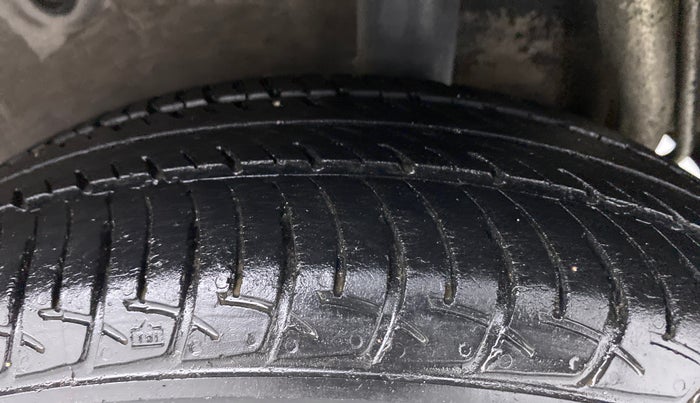 2016 Maruti Celerio VXI d, Petrol, Manual, 51,509 km, Left Rear Tyre Tread