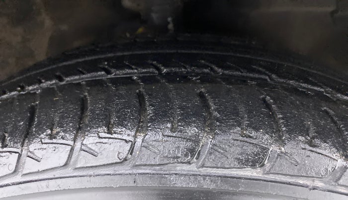 2016 Maruti Celerio VXI d, Petrol, Manual, 51,509 km, Right Front Tyre Tread