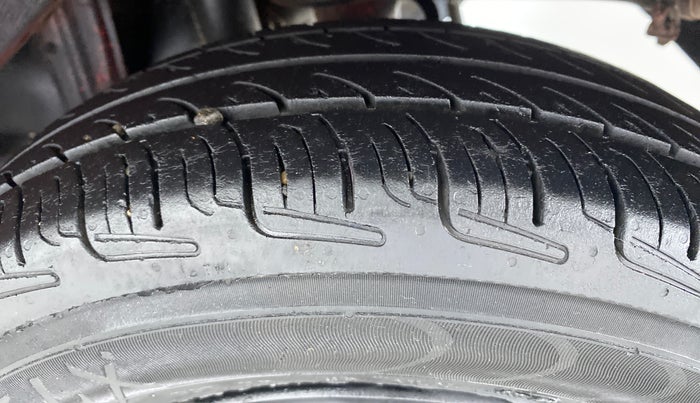 2016 Maruti Alto 800 LXI, Petrol, Manual, 59,927 km, Left Rear Tyre Tread