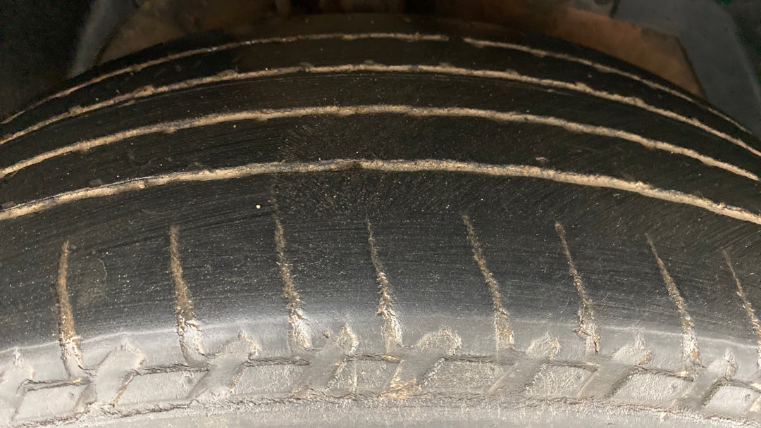 Right Front Tyre Tread