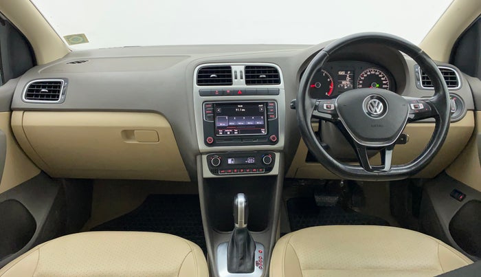 2017 Volkswagen Vento HIGHLINE PLUS 1.2 AT 16 ALLOY, Petrol, Automatic, 32,039 km, Dashboard
