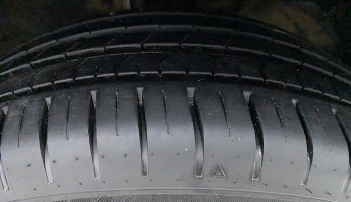 2021 Toyota Glanza G MT PETROL, Petrol, Manual, 6,142 km, Right Front Tyre Tread