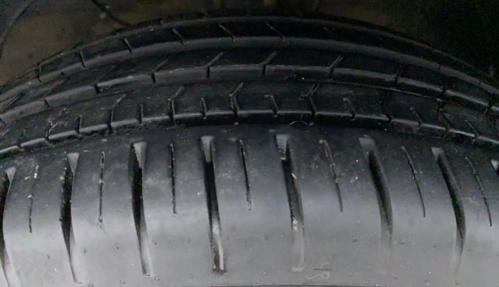 2021 Toyota Glanza G MT PETROL, Petrol, Manual, 6,142 km, Left Front Tyre Tread