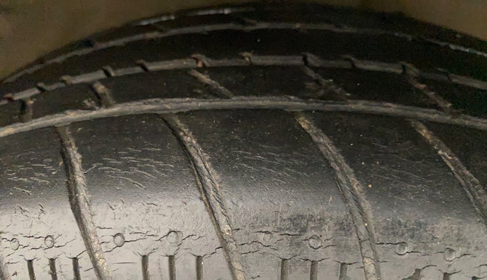 2017 Maruti Celerio ZXI AMT (O), Petrol, Automatic, 52,219 km, Right Front Tyre Tread