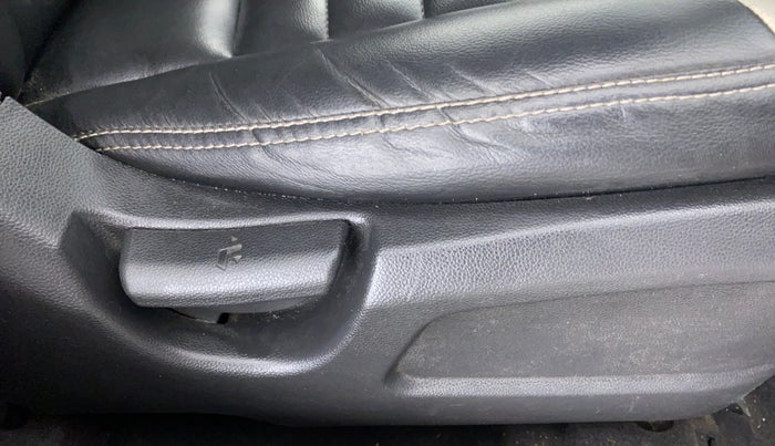 2015 Hyundai Elite i20 MAGNA 1.2, Petrol, Manual, Driver Side Adjustment Panel