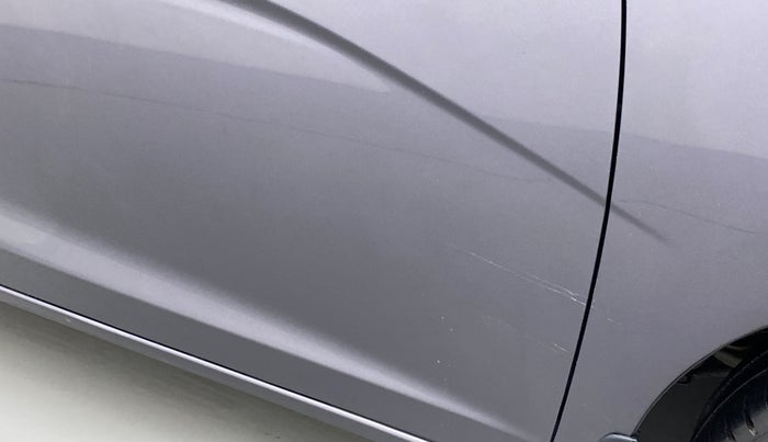 2017 Honda Jazz 1.2 V MT, Petrol, Manual, 80,252 km, Driver-side door - Minor scratches