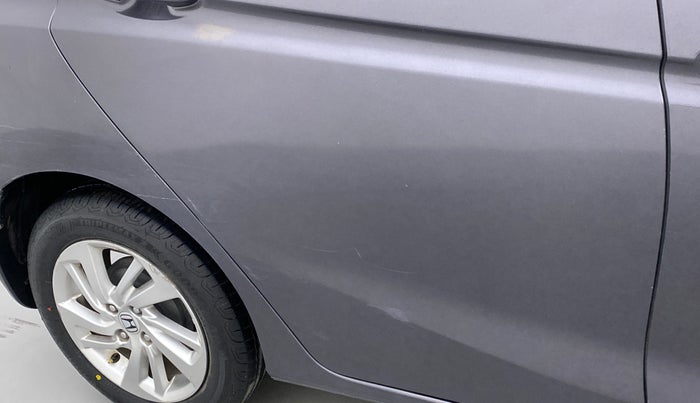 2017 Honda Jazz 1.2 V MT, Petrol, Manual, 80,252 km, Right rear door - Minor scratches