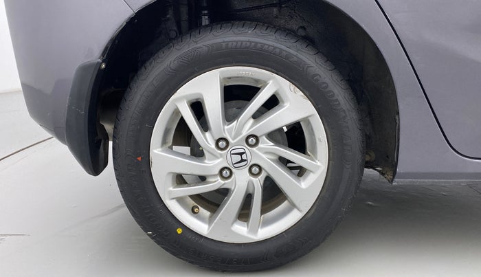 2017 Honda Jazz 1.2 V MT, Petrol, Manual, 80,252 km, Right Rear Wheel