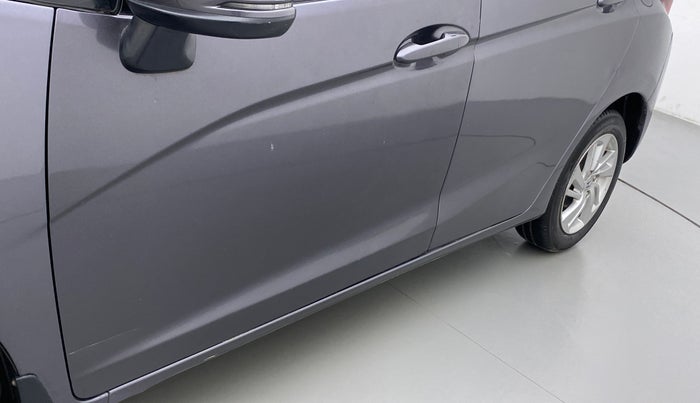 2017 Honda Jazz 1.2 V MT, Petrol, Manual, 80,252 km, Front passenger door - Slightly dented