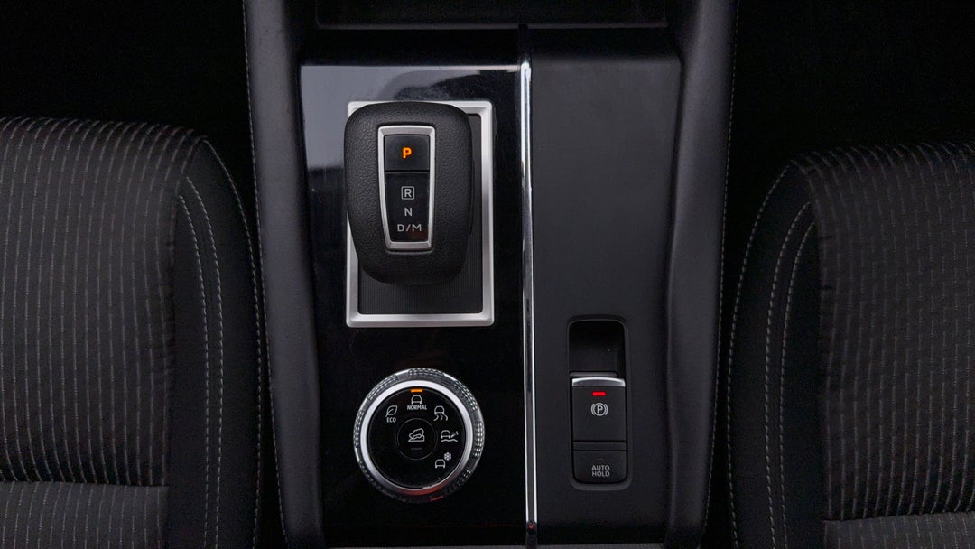 2022 Mitsubishi Outlander Es 5 Seat (2WD), Automatic, 107884 km, Gear Lever 