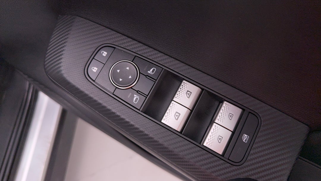 2022 Mitsubishi Outlander Es 5 Seat (2WD), Automatic, 107884 km, Drivers Side Door Panel Controls