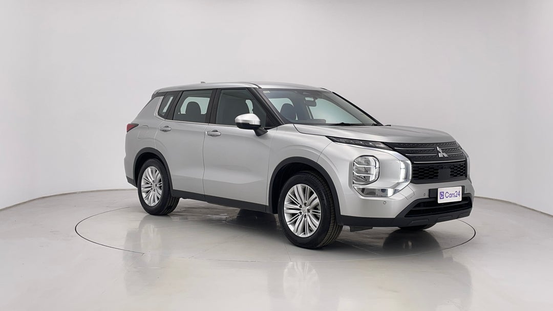 2022 Mitsubishi Outlander Es 5 Seat (2WD), Automatic, 107884 km, Right Front Diagonal (45- Degree) View