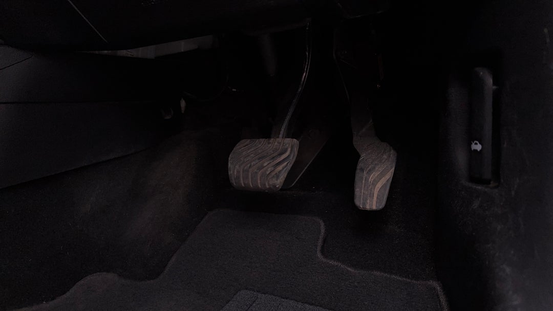 2022 Mitsubishi Outlander Es 5 Seat (2WD), Automatic, 107884 km, Pedals and Footmat