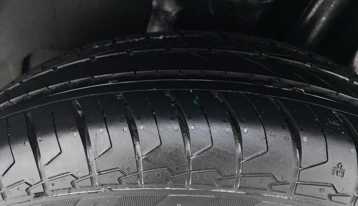 2021 Maruti Swift VXI D, Petrol, Manual, 1,883 km, Left Rear Tyre Tread