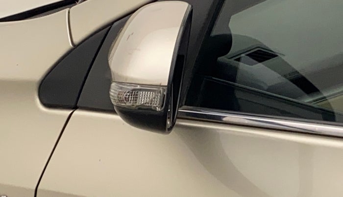 2014 Toyota Corolla Altis VL AT PETROL, Petrol, Automatic, 57,094 km, Left rear-view mirror - Indicator light has minor damage