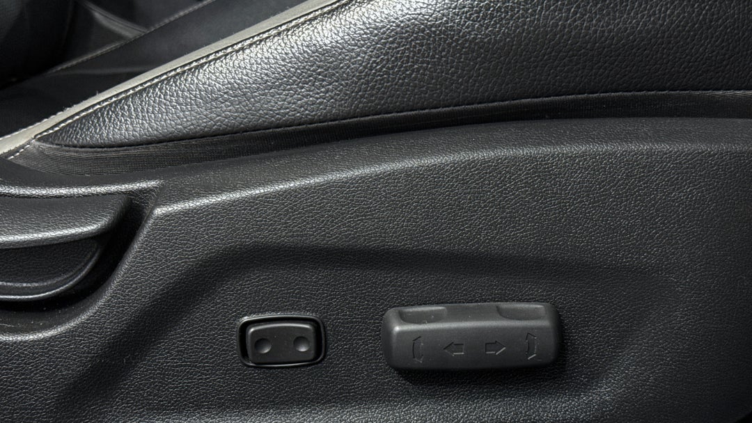 2015 Hyundai Veloster Sr Turbo, Automatic, 83696 km, Drivers Side Adjustment Panel