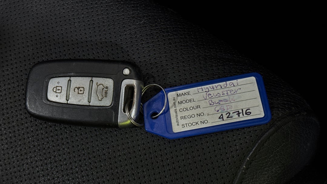 2015 Hyundai Veloster Sr Turbo, Automatic, 83696 km, Key Close-up