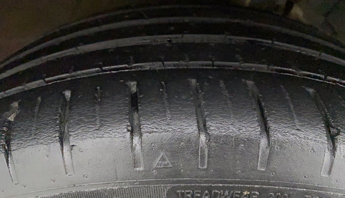 2016 Maruti Baleno ZETA 1.2 K12, Petrol, Manual, 53,222 km, Left Front Tyre Tread