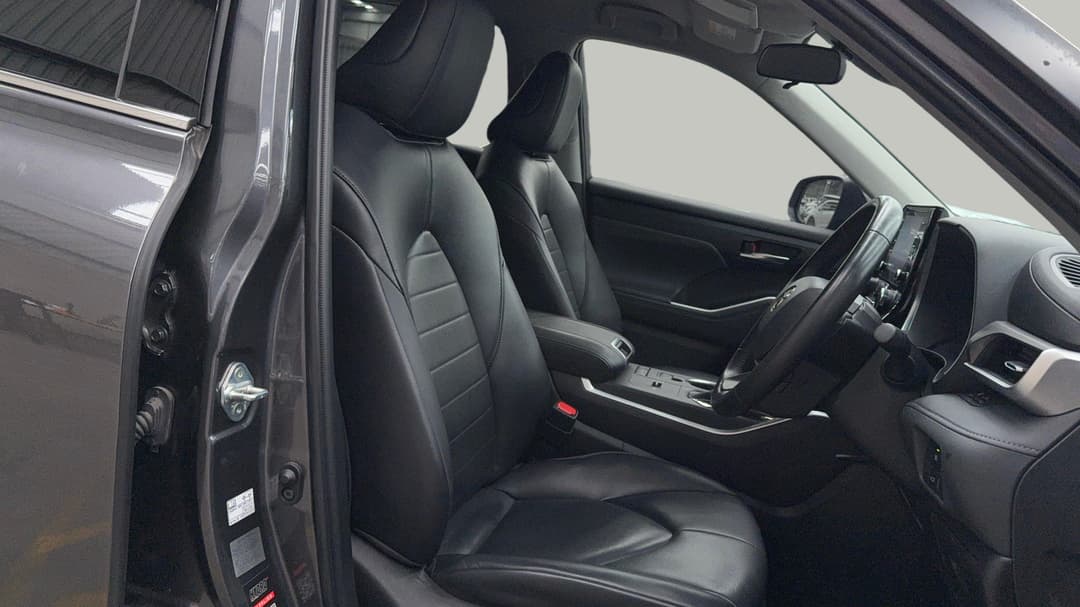 2022 Toyota Kluger Gxl Hybrid AWD, Automatic, 43418 km, Right Side Front Door Cabin View