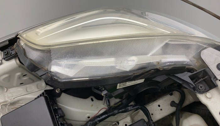 2018 Maruti Baleno DELTA CVT PETROL 1.2, Petrol, Automatic, 35,040 km, Left headlight - Clamp has minor damage