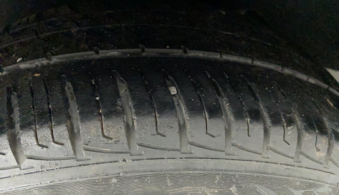 2017 Maruti Vitara Brezza VDI, Diesel, Manual, 52,160 km, Right Rear Tyre Tread