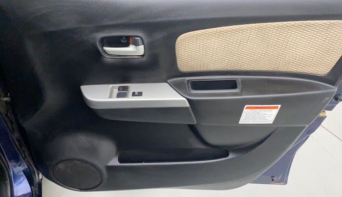 2017 Maruti Wagon R 1.0 LXI CNG, CNG, Manual, 36,847 km, Driver Side Door Panels Control