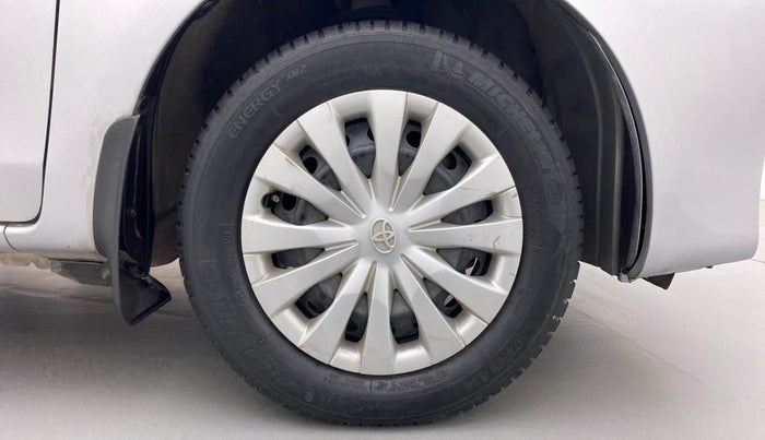 2011 Toyota Etios Liva G, Petrol, Manual, 78,193 km, Right Front Wheel