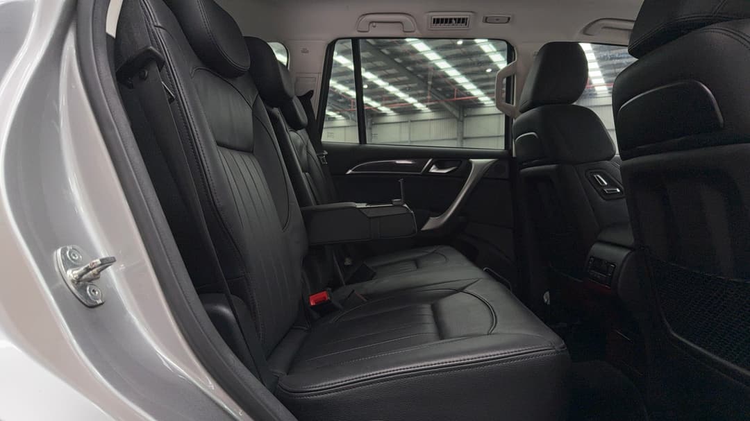 2021 Haval H9 Ultra, Automatic, 68689 km, Right Side Rear Door Cabin View