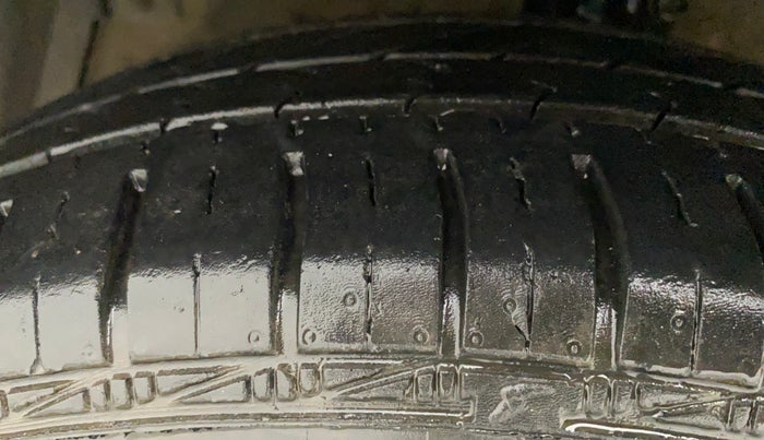 2012 Maruti Swift Dzire VXI, Petrol, Manual, 21,338 km, Left Front Tyre Tread