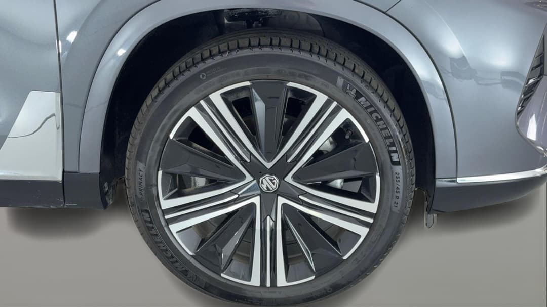 2025 MG MG Qs Essence AWD, Automatic, 8568 km, Right Front Wheel