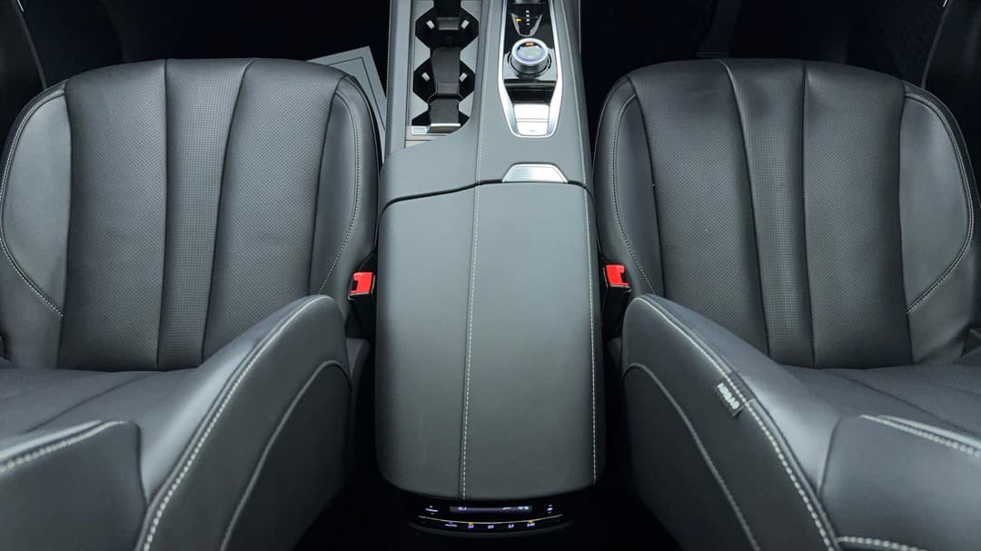 2025 MG MG Qs Essence AWD, Automatic, 8568 km, Center Console