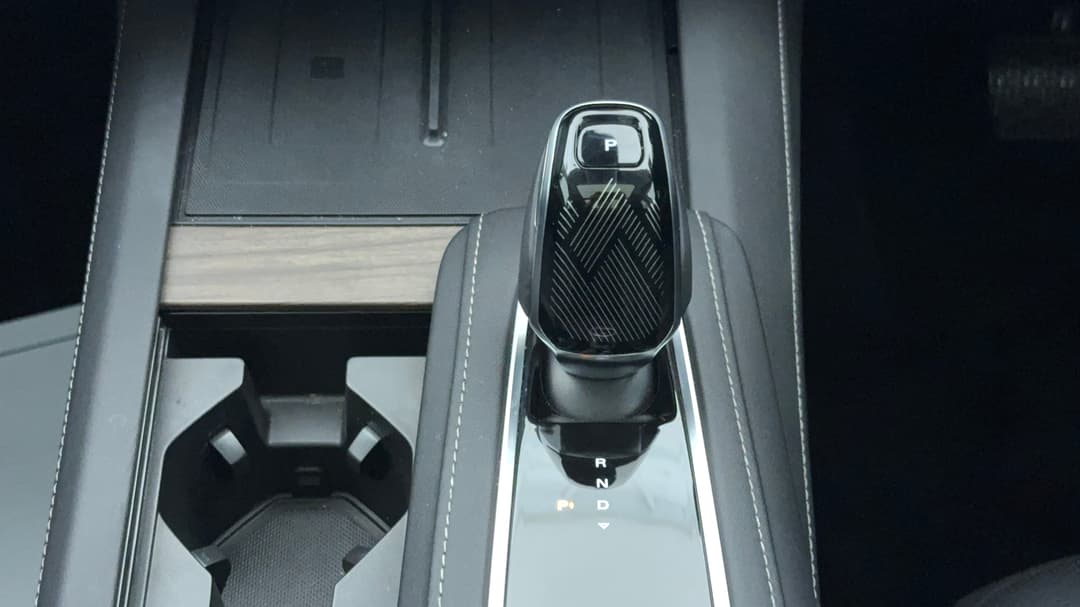 2025 MG MG Qs Essence AWD, Automatic, 8568 km, Gear Lever 