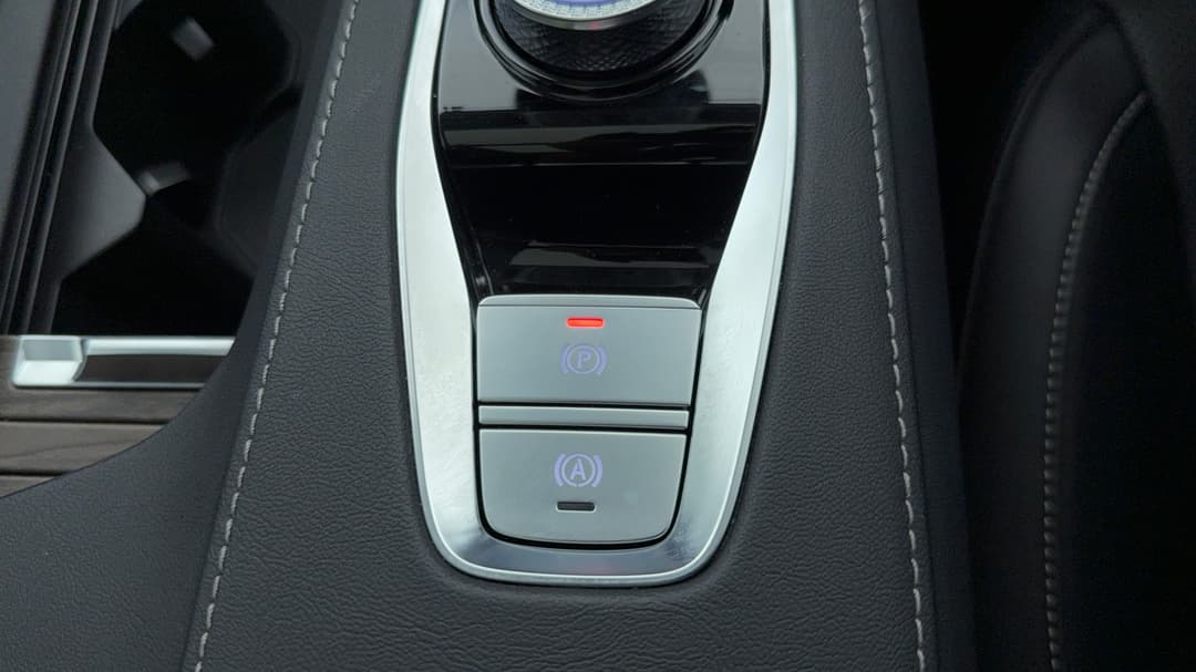 2025 MG MG Qs Essence AWD, Automatic, 8568 km, Handbrake