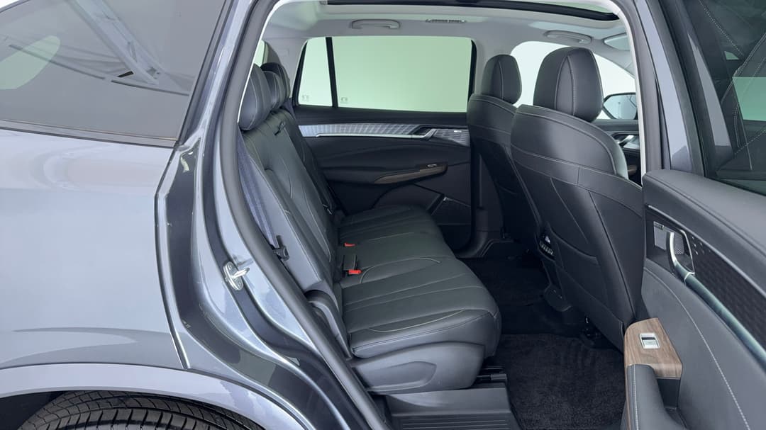2025 MG MG Qs Essence AWD, Automatic, 8568 km, Right Side Rear Door Cabin View