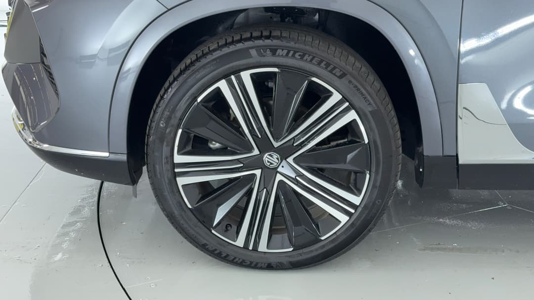 2025 MG MG Qs Essence AWD, Automatic, 8568 km, Left Front Wheel