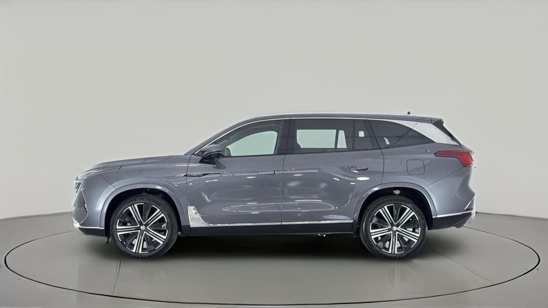 2025 MG MG Qs Essence AWD, Automatic, 8568 km, Left Side View