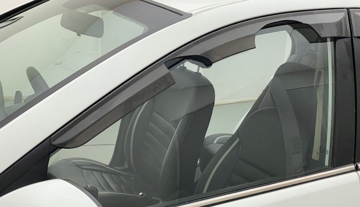 2016 Tata Zest XM PETROL, Petrol, Manual, 87,897 km, Front passenger door - Door visor damaged