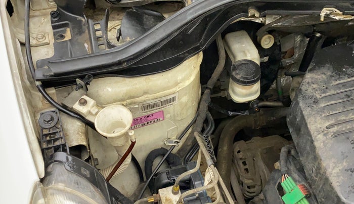 2016 Tata Zest XM PETROL, Petrol, Manual, 87,897 km, Front windshield - Wiper bottle cap missing